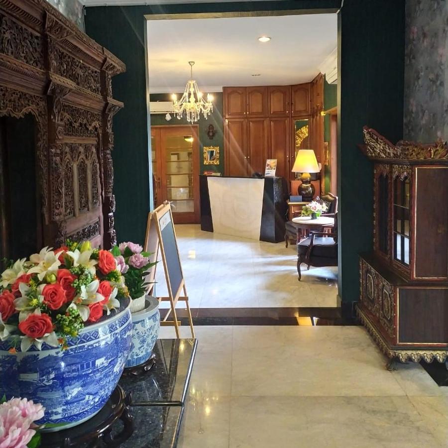 Arimbi Pejaten Suites Jakarta Exterior photo