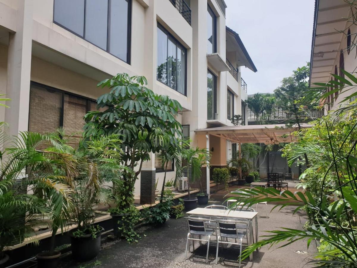 Arimbi Pejaten Suites Jakarta Exterior photo