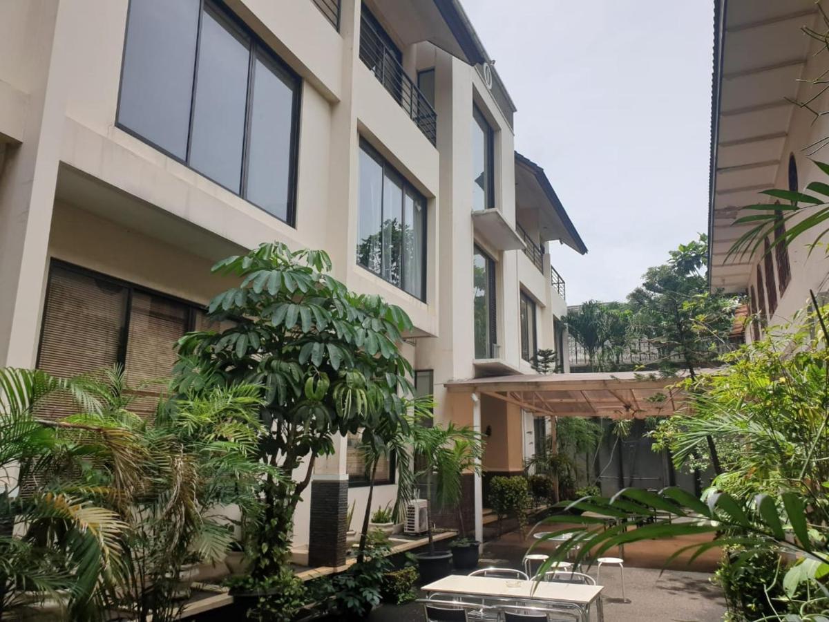 Arimbi Pejaten Suites Jakarta Exterior photo