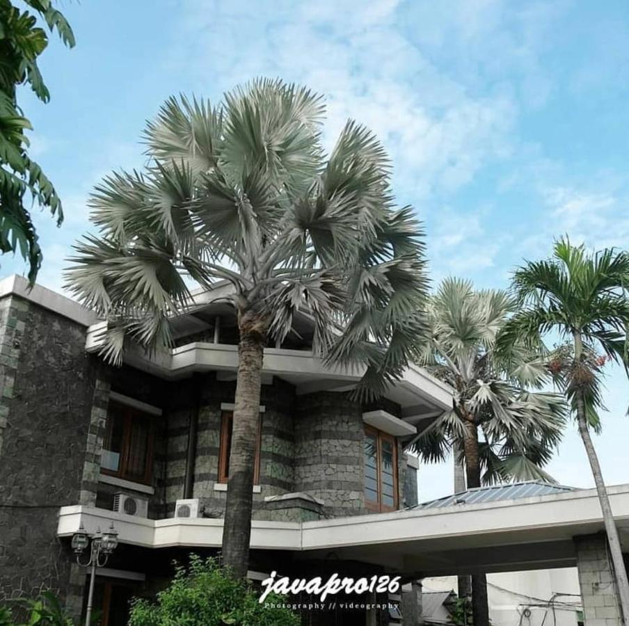 Arimbi Pejaten Suites Jakarta Exterior photo