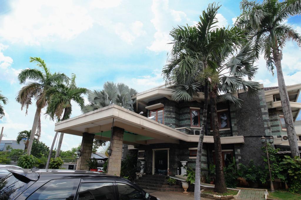 Arimbi Pejaten Suites Jakarta Exterior photo