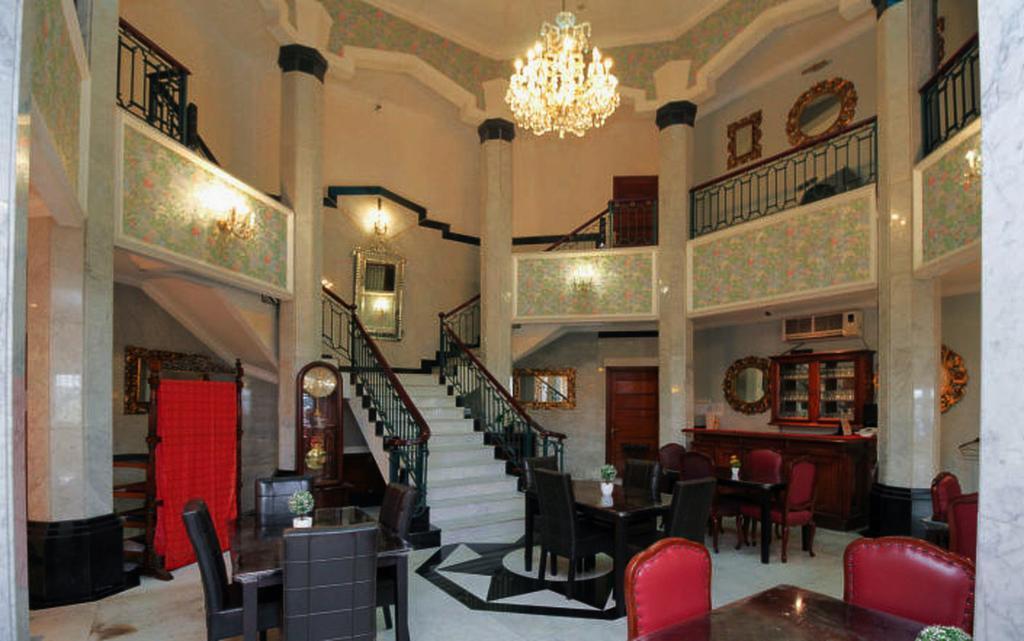 Arimbi Pejaten Suites Jakarta Exterior photo