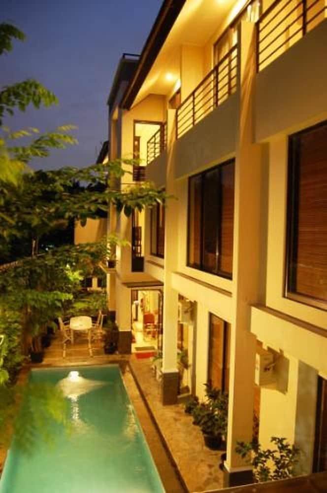 Arimbi Pejaten Suites Jakarta Exterior photo
