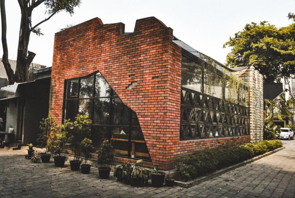 Arimbi Pejaten Suites Jakarta Exterior photo