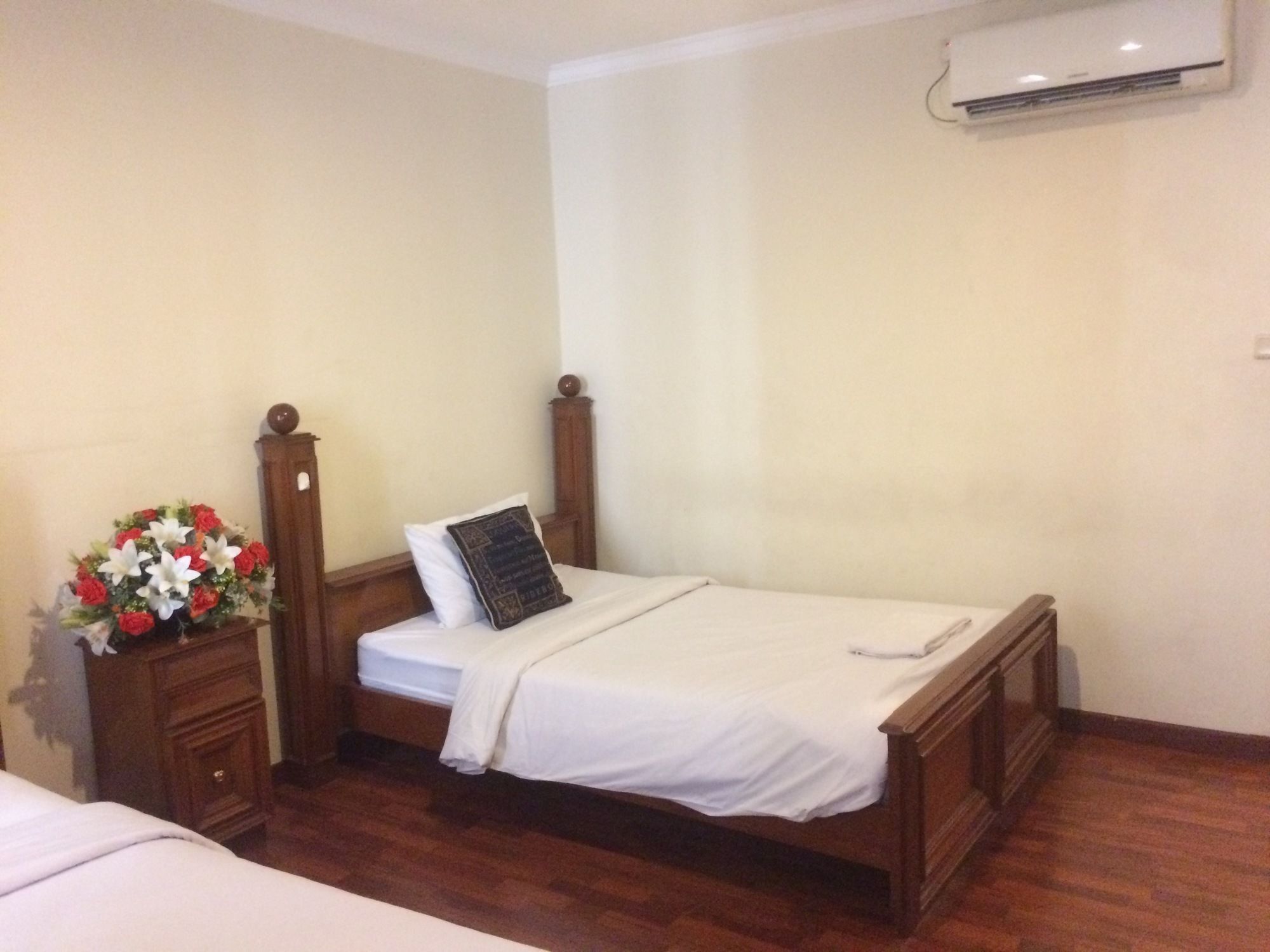Arimbi Pejaten Suites Jakarta Exterior photo
