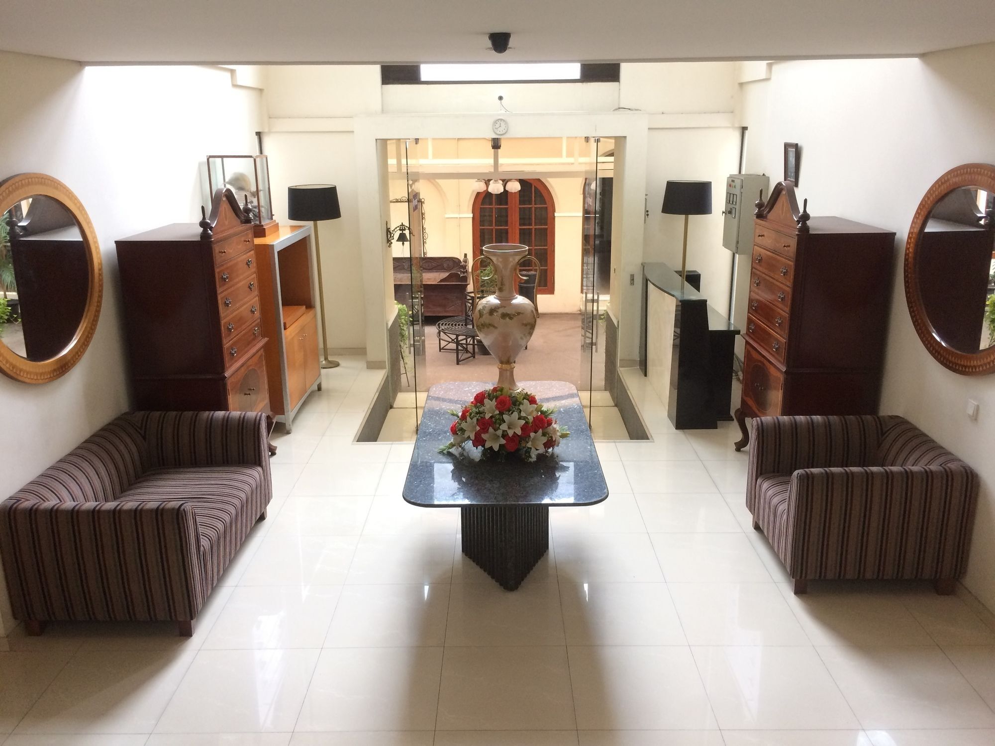 Arimbi Pejaten Suites Jakarta Exterior photo