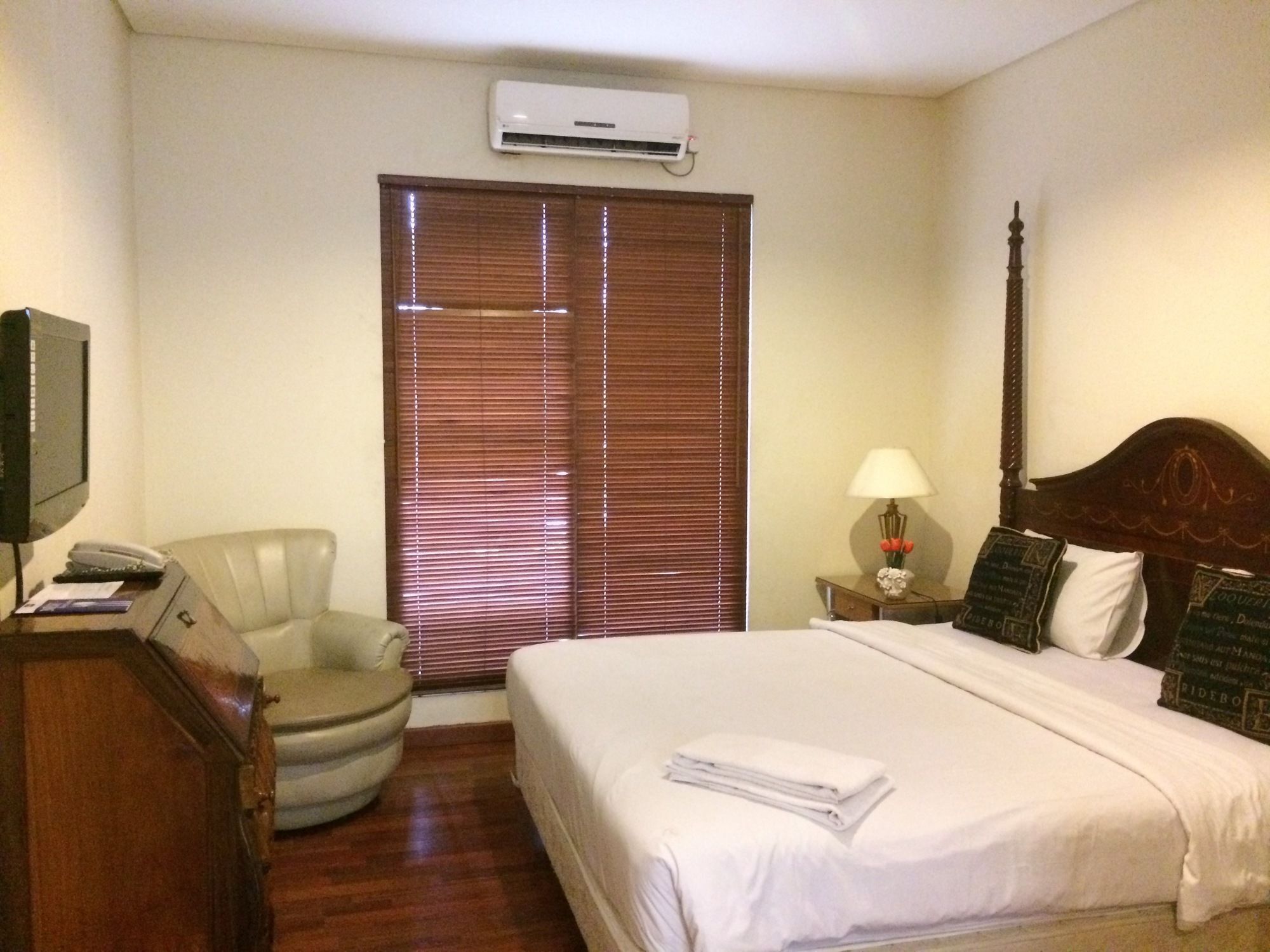 Arimbi Pejaten Suites Jakarta Exterior photo