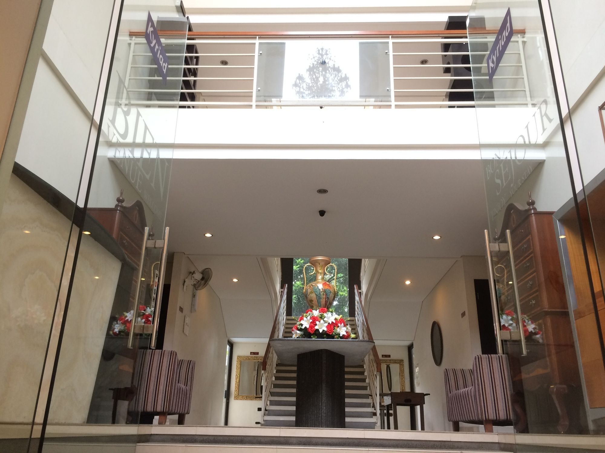 Arimbi Pejaten Suites Jakarta Exterior photo