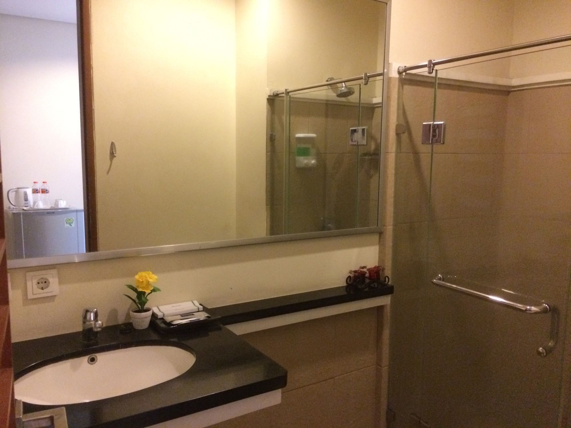 Arimbi Pejaten Suites Jakarta Exterior photo